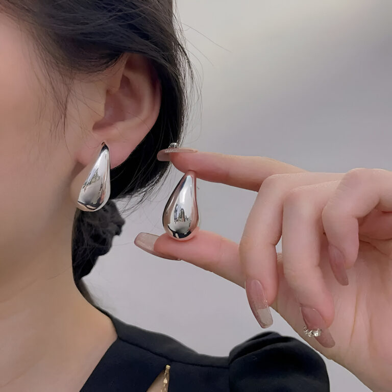 Silver Teardrop Earring